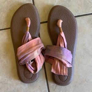 Sanuk Yoga mat sandals